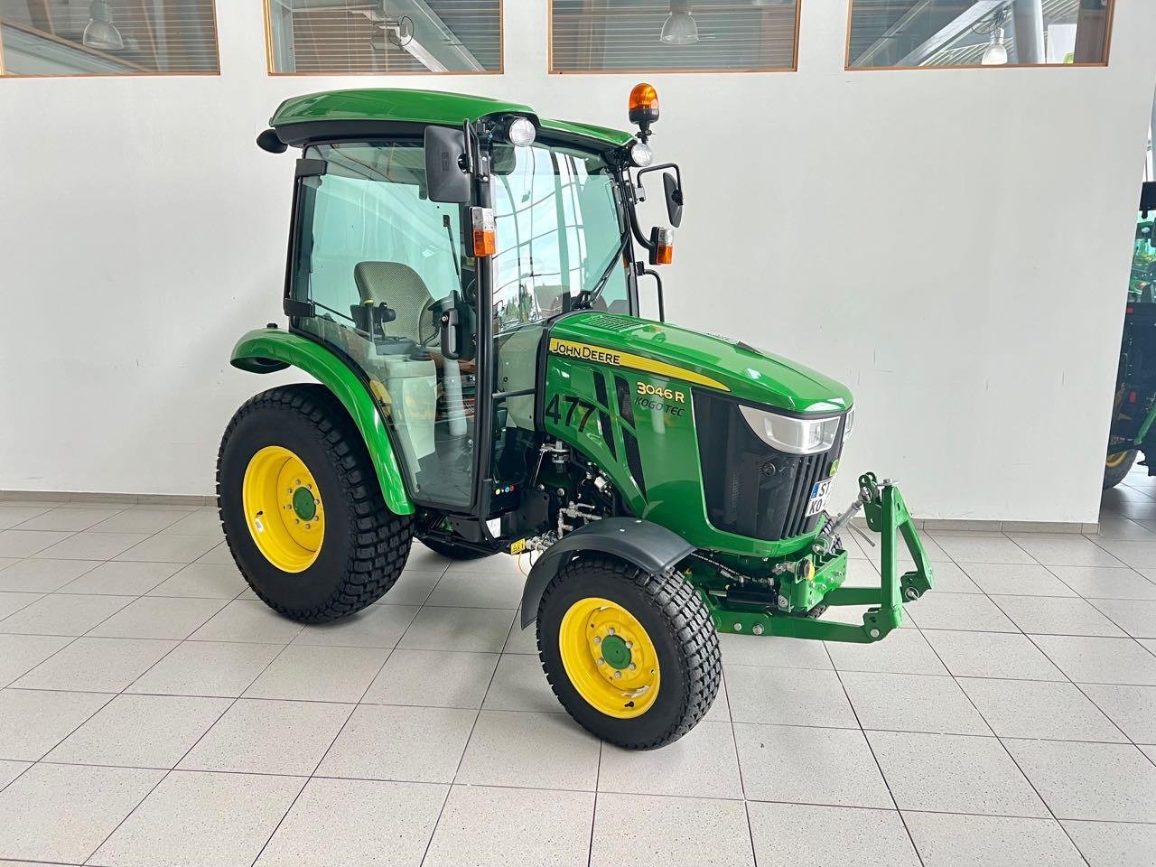 Kommunaltraktor Türe ait John Deere 3046R, Gebrauchtmaschine içinde Neubeckum (resim 2)