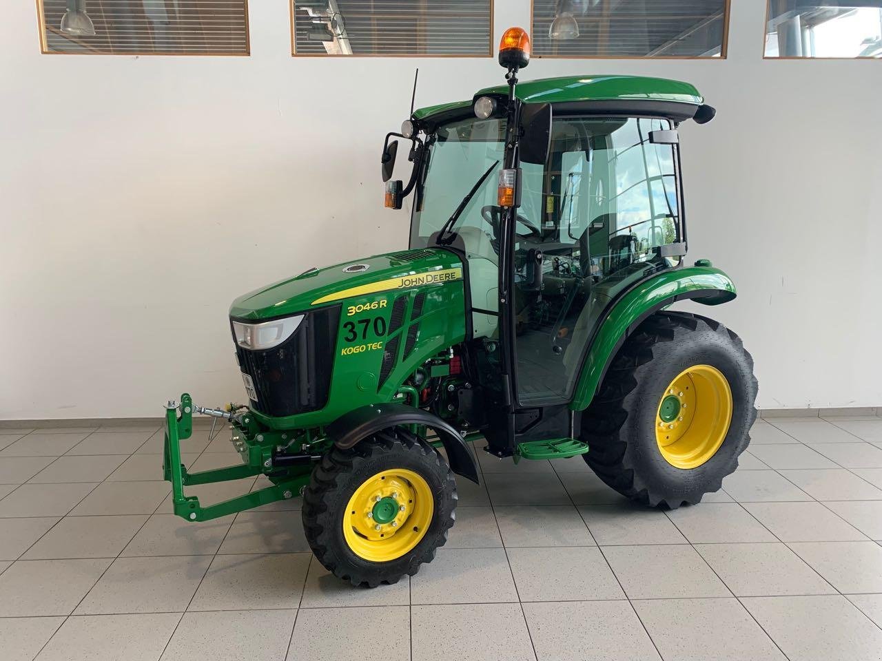 Kommunaltraktor of the type John Deere 3046R, Gebrauchtmaschine in Neubeckum (Picture 2)