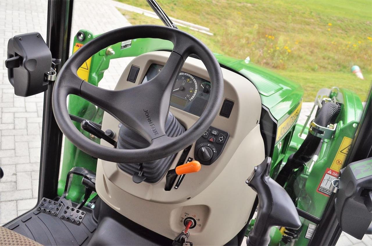 Kommunaltraktor tip John Deere 3046R, Gebrauchtmaschine in Neubeckum (Poză 3)