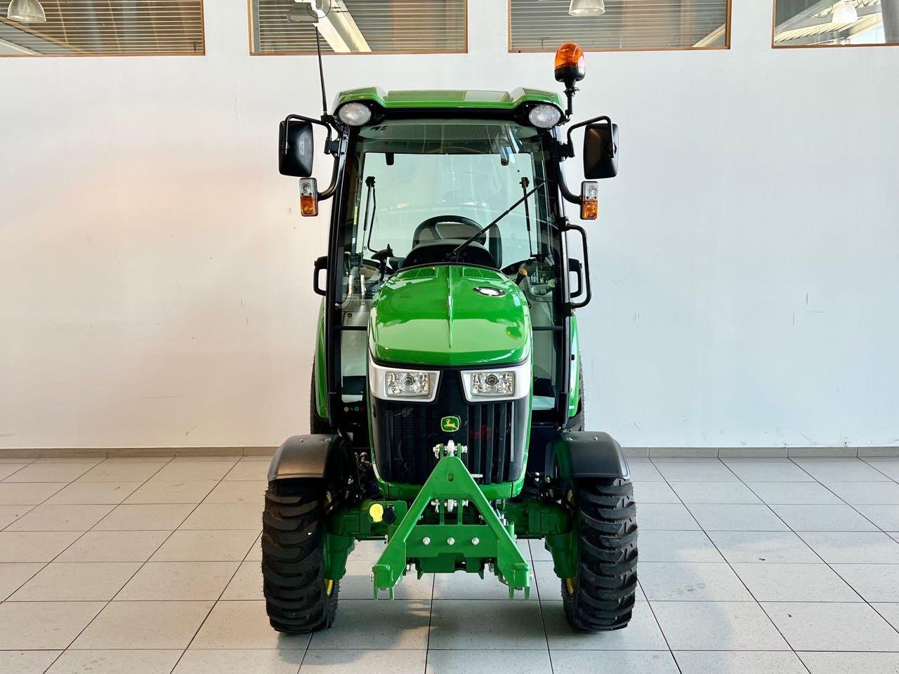 Kommunaltraktor του τύπου John Deere 3046R, Gebrauchtmaschine σε Neubeckum (Φωτογραφία 2)