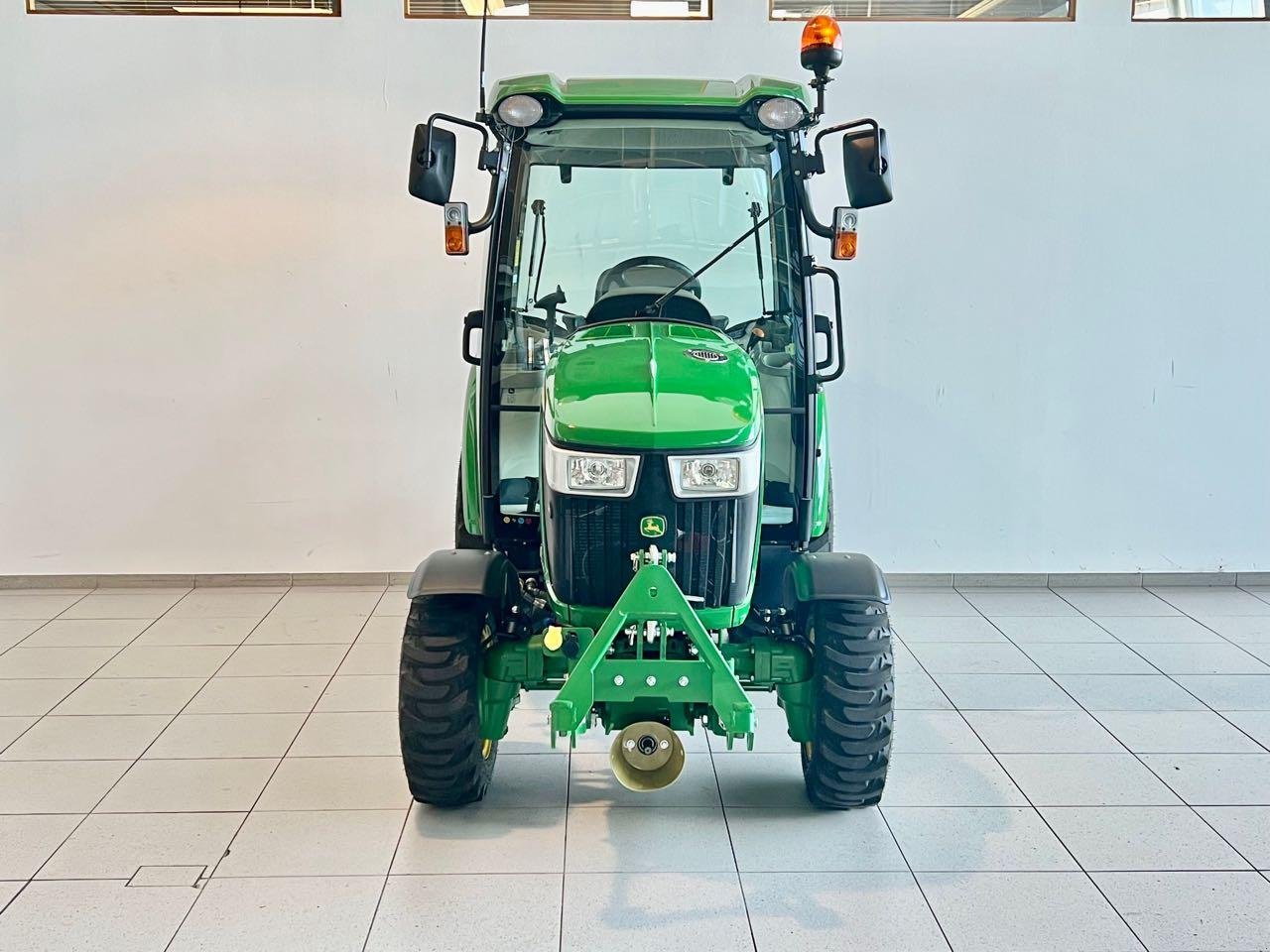 Kommunaltraktor typu John Deere 3046R, Gebrauchtmaschine v Neubeckum (Obrázek 3)