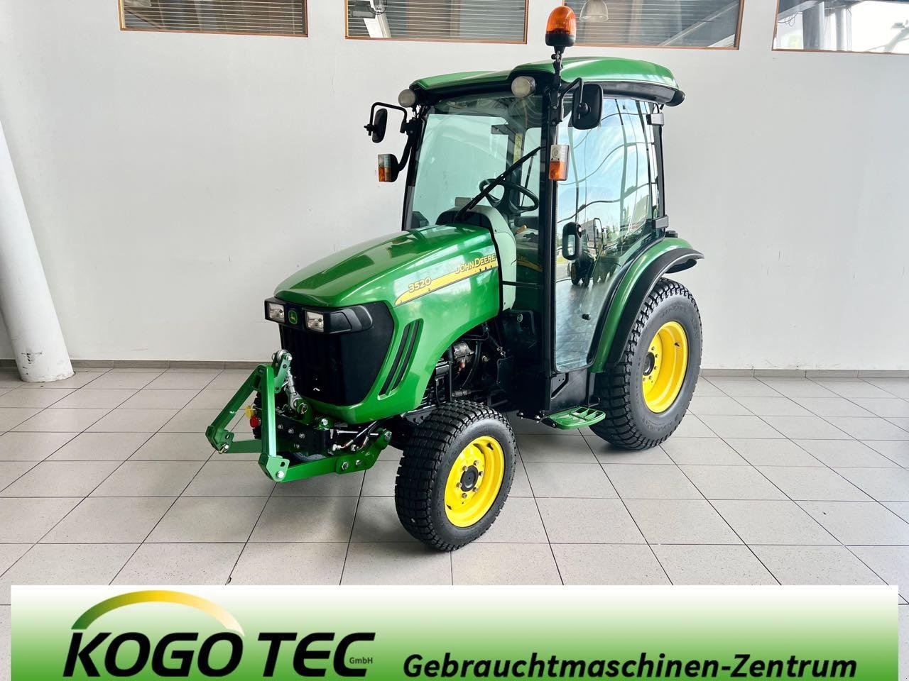 Kommunaltraktor del tipo John Deere 3520, Gebrauchtmaschine In Neubeckum (Immagine 1)