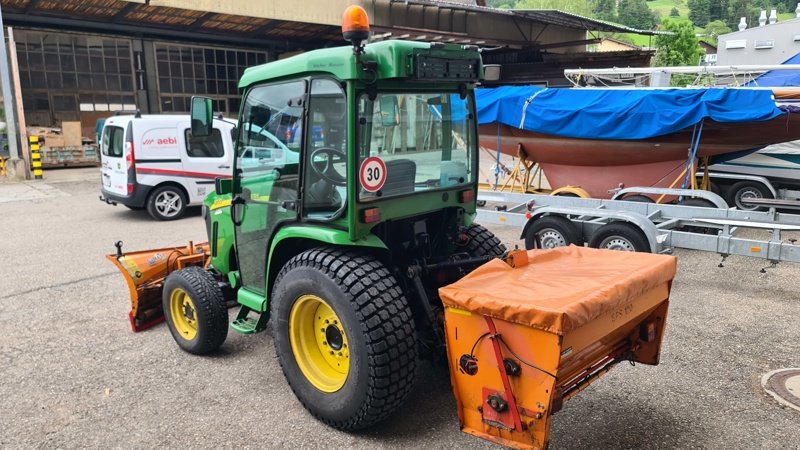 Kommunaltraktor van het type John Deere 3720, Gebrauchtmaschine in Altendorf (Foto 2)