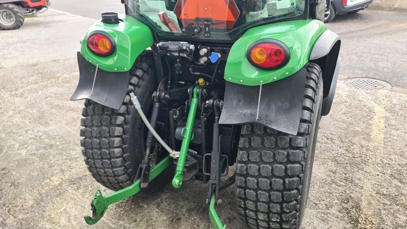 Kommunaltraktor des Typs John Deere 3720, Gebrauchtmaschine in Altendorf (Bild 4)