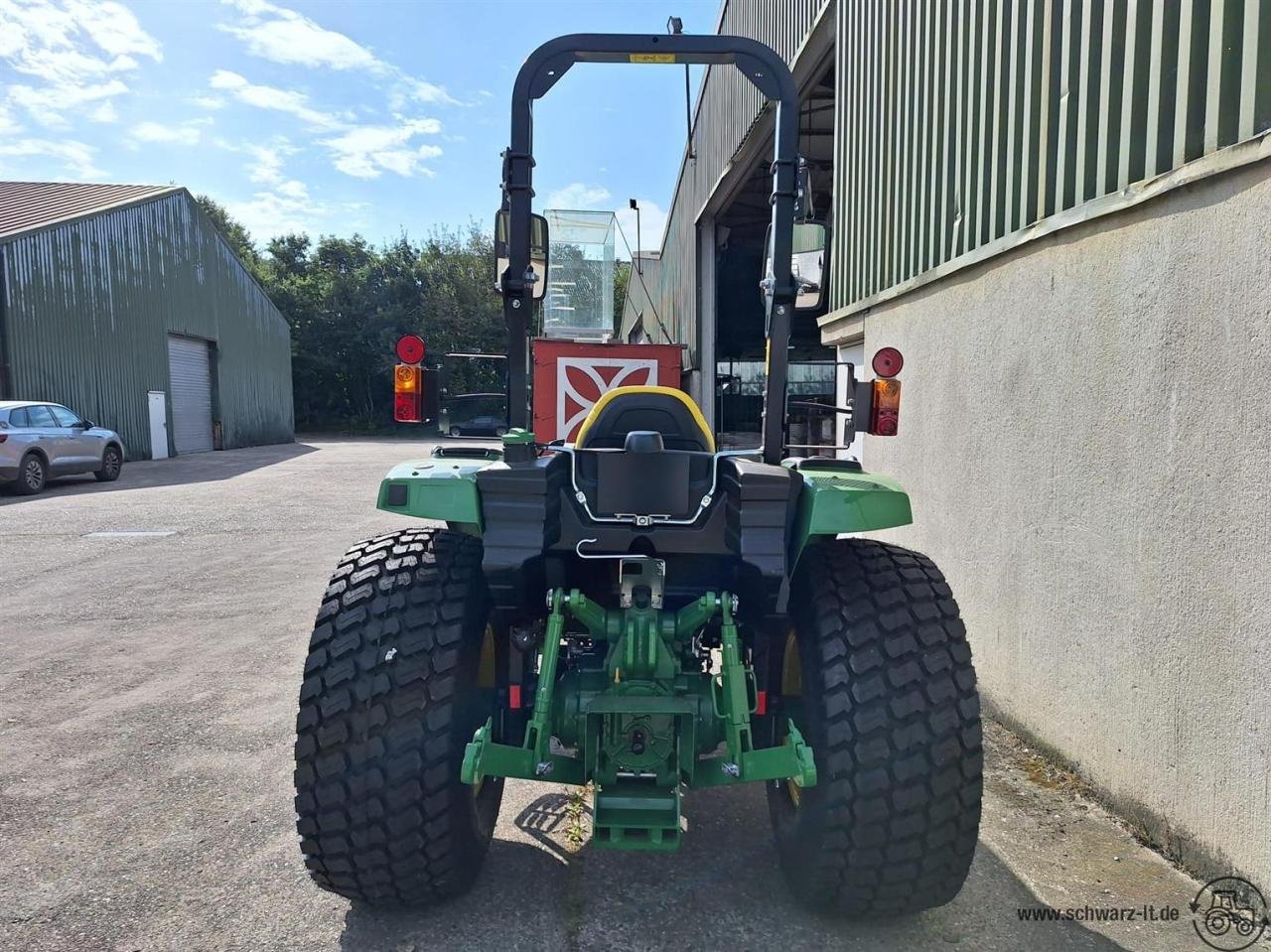 Kommunaltraktor of the type John Deere 4052M, Neumaschine in Aspach (Picture 3)