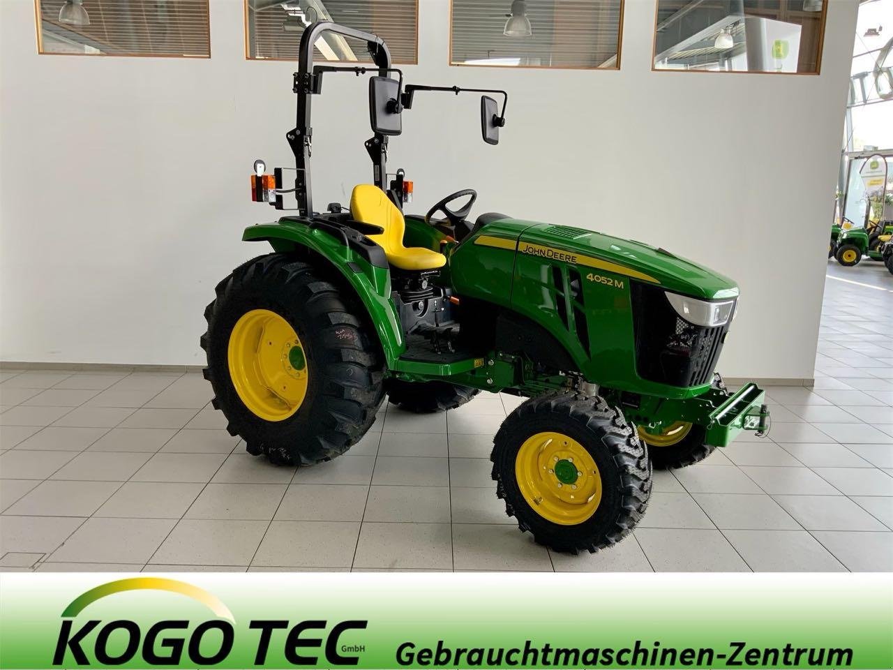 Kommunaltraktor типа John Deere 4052M, Gebrauchtmaschine в Neubeckum (Фотография 1)