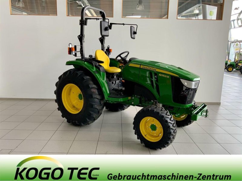 Kommunaltraktor des Typs John Deere 4052M, Gebrauchtmaschine in Neubeckum (Bild 1)