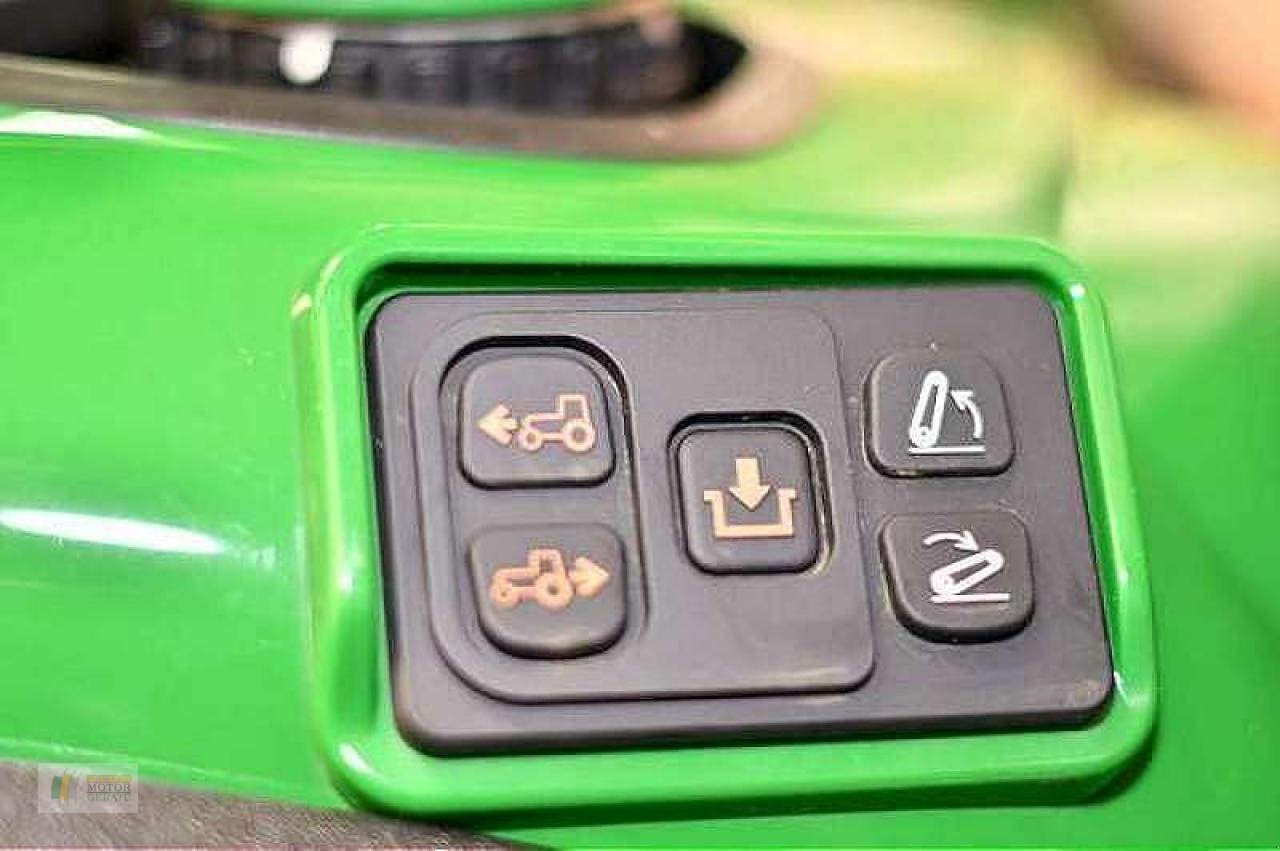 Kommunaltraktor tip John Deere 4052R TRAKTOR, Neumaschine in Winsen (Poză 5)