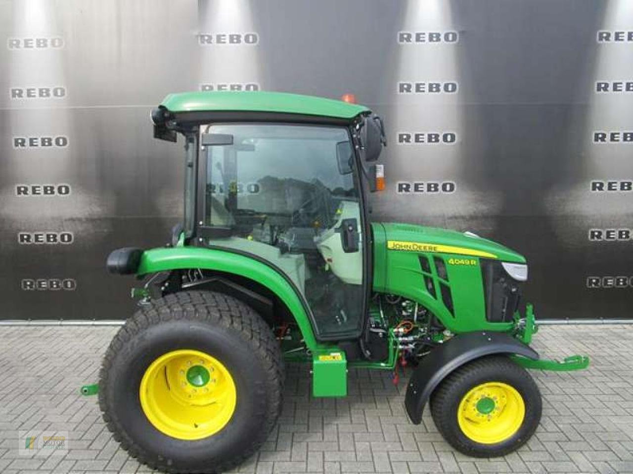 Kommunaltraktor del tipo John Deere 4066R TRAKTOR, Neumaschine en Cloppenburg (Imagen 1)