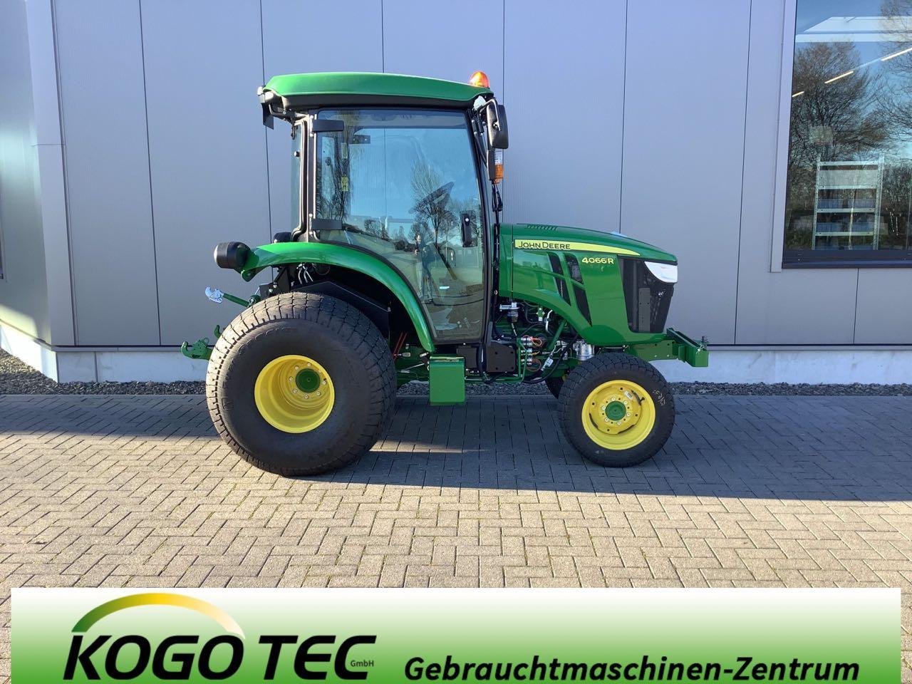 Kommunaltraktor van het type John Deere 4066R, Gebrauchtmaschine in Greven (Foto 1)