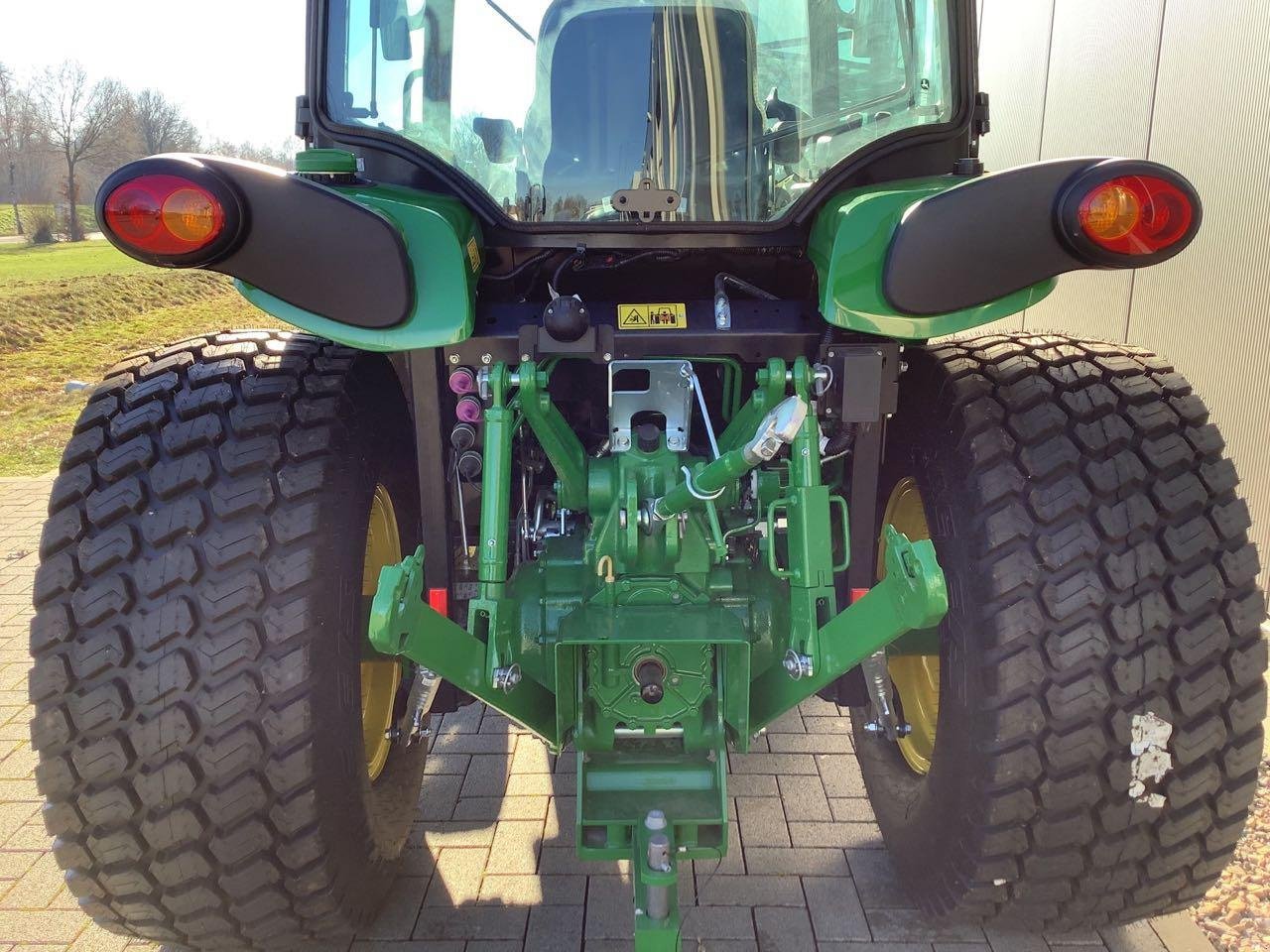 Kommunaltraktor van het type John Deere 4066R, Gebrauchtmaschine in Neubeckum (Foto 8)