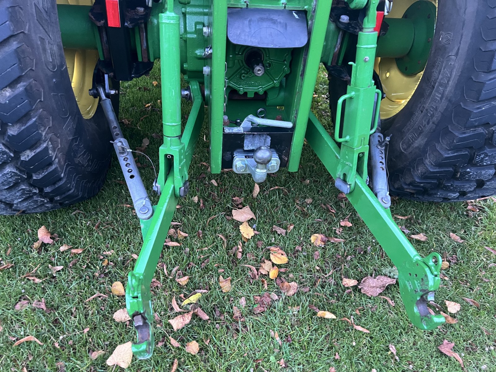 Kommunaltraktor des Typs John Deere 4066R, Gebrauchtmaschine in Mondsee (Bild 12)