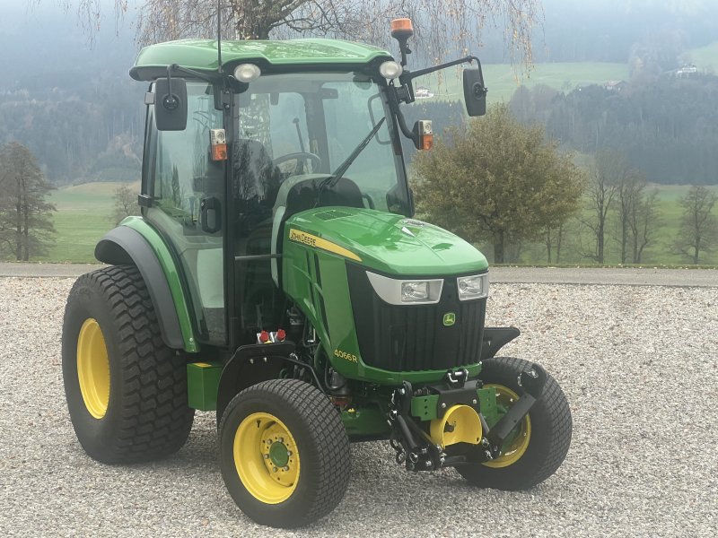 Kommunaltraktor des Typs John Deere 4066R, Gebrauchtmaschine in Mondsee