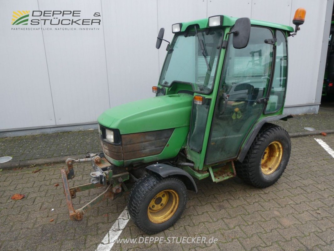 Kommunaltraktor des Typs John Deere 4110, Gebrauchtmaschine in Lauterberg/Barbis (Bild 1)