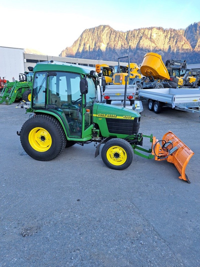 Kommunaltraktor του τύπου John Deere 4300, Gebrauchtmaschine σε Landquart (Φωτογραφία 3)