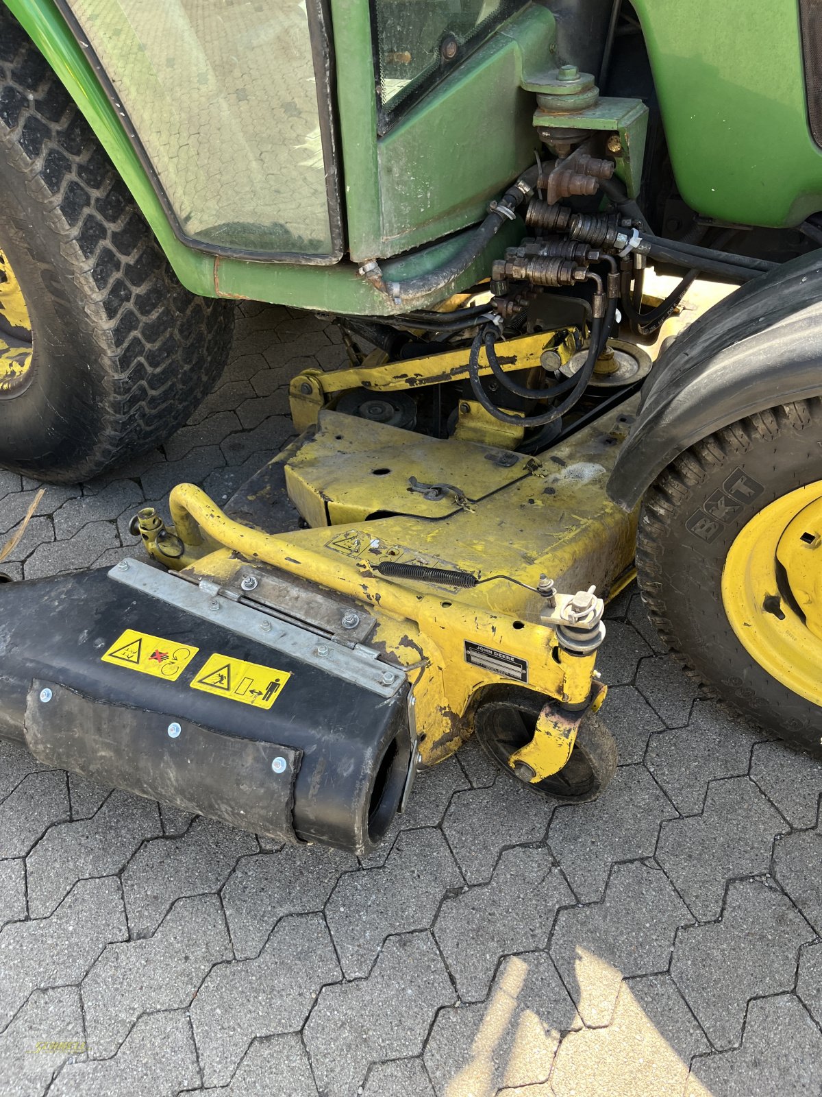 Kommunaltraktor Türe ait John Deere 4400, Gebrauchtmaschine içinde Söchtenau (resim 12)