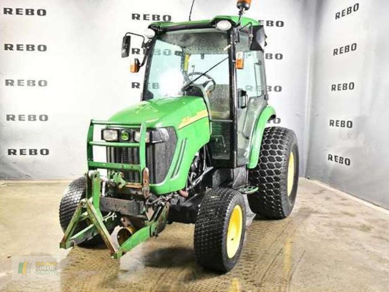 Kommunaltraktor del tipo John Deere 4520 KOMPAKTTRAKTOR, Gebrauchtmaschine In Cloppenburg