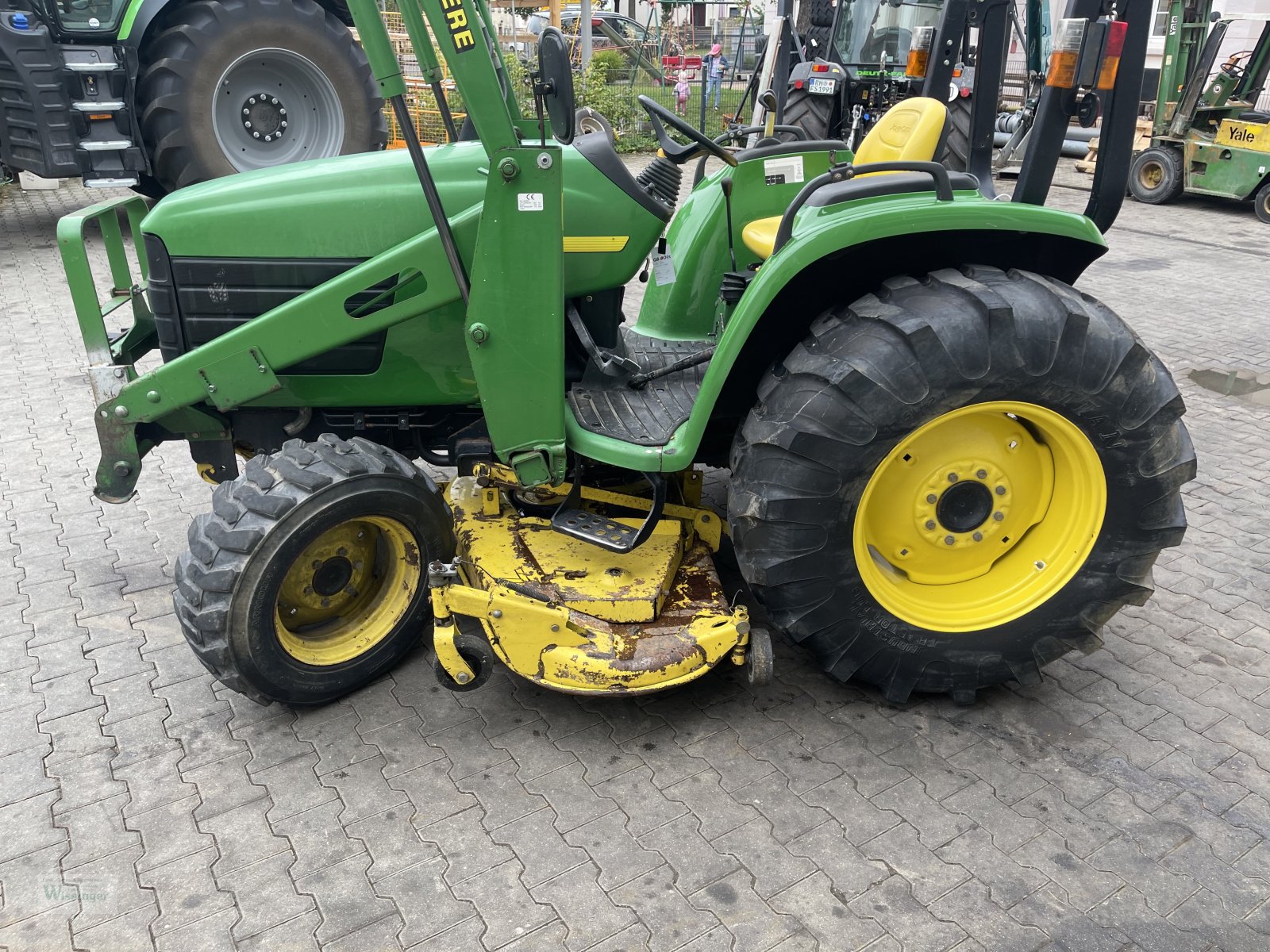 Kommunaltraktor des Typs John Deere 4600, Gebrauchtmaschine in Thalmässing (Bild 5)