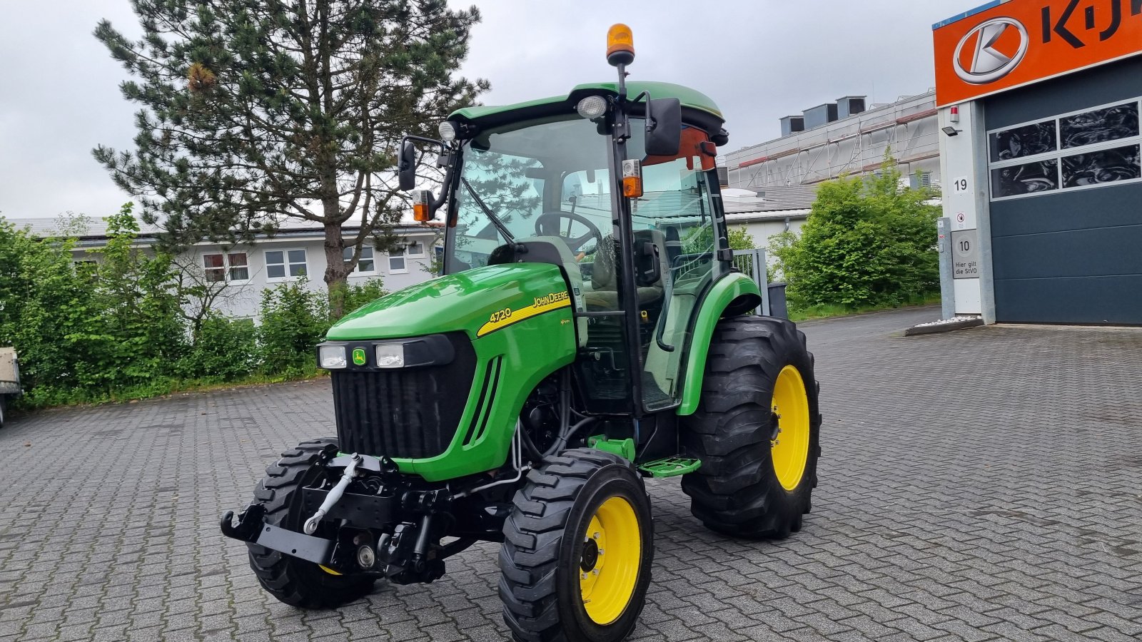 Kommunaltraktor типа John Deere 4720 e Hydro, Gebrauchtmaschine в Olpe (Фотография 4)