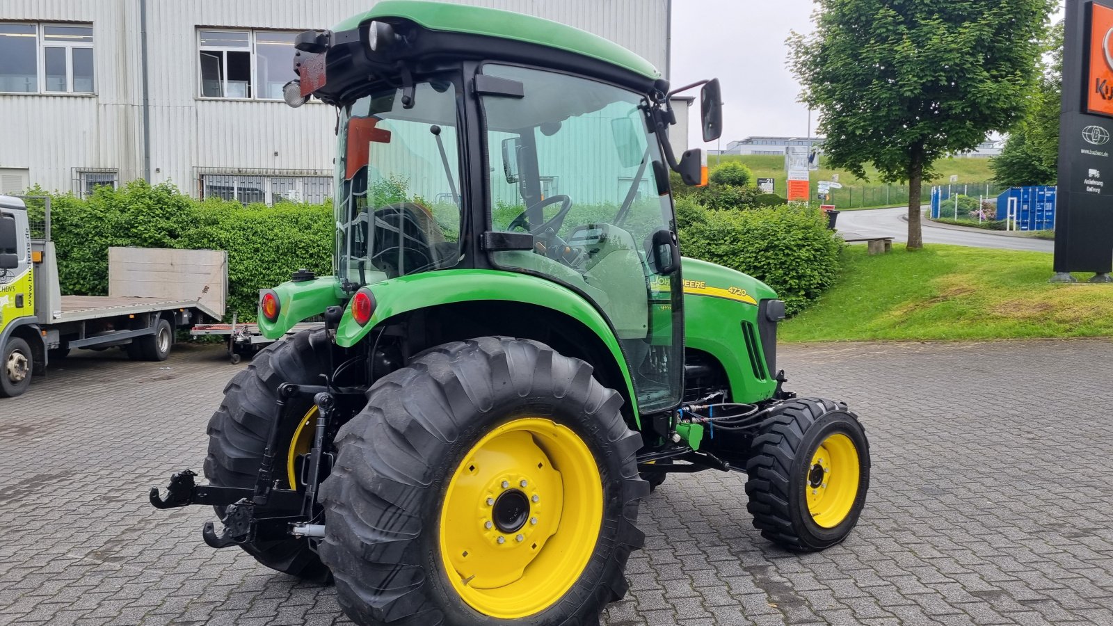 Kommunaltraktor типа John Deere 4720 e Hydro, Gebrauchtmaschine в Olpe (Фотография 9)