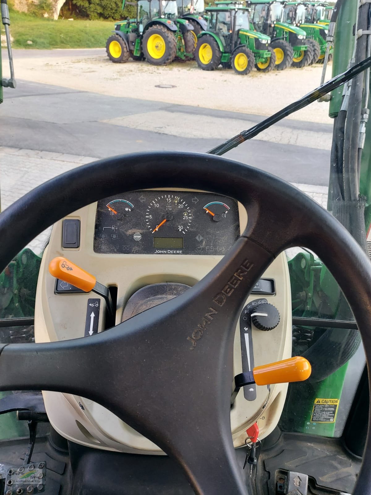 Kommunaltraktor du type John Deere 4720 e Hydro, Gebrauchtmaschine en Pegnitz-Bronn (Photo 13)