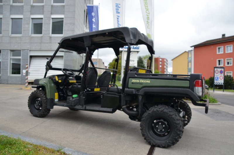 Kommunaltraktor des Typs John Deere 855M-S4 (4 Plätzer), Neumaschine in Regensdorf (Bild 4)