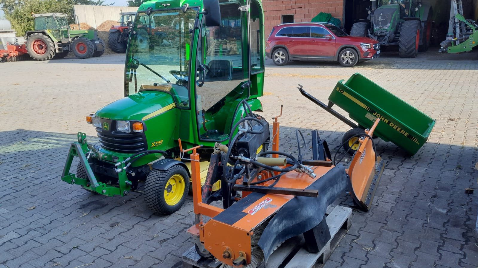 Kommunaltraktor van het type John Deere X 748, Gebrauchtmaschine in Eicherloh (Foto 1)