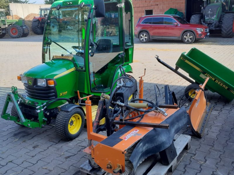 Kommunaltraktor типа John Deere X 748, Gebrauchtmaschine в Eicherloh (Фотография 1)