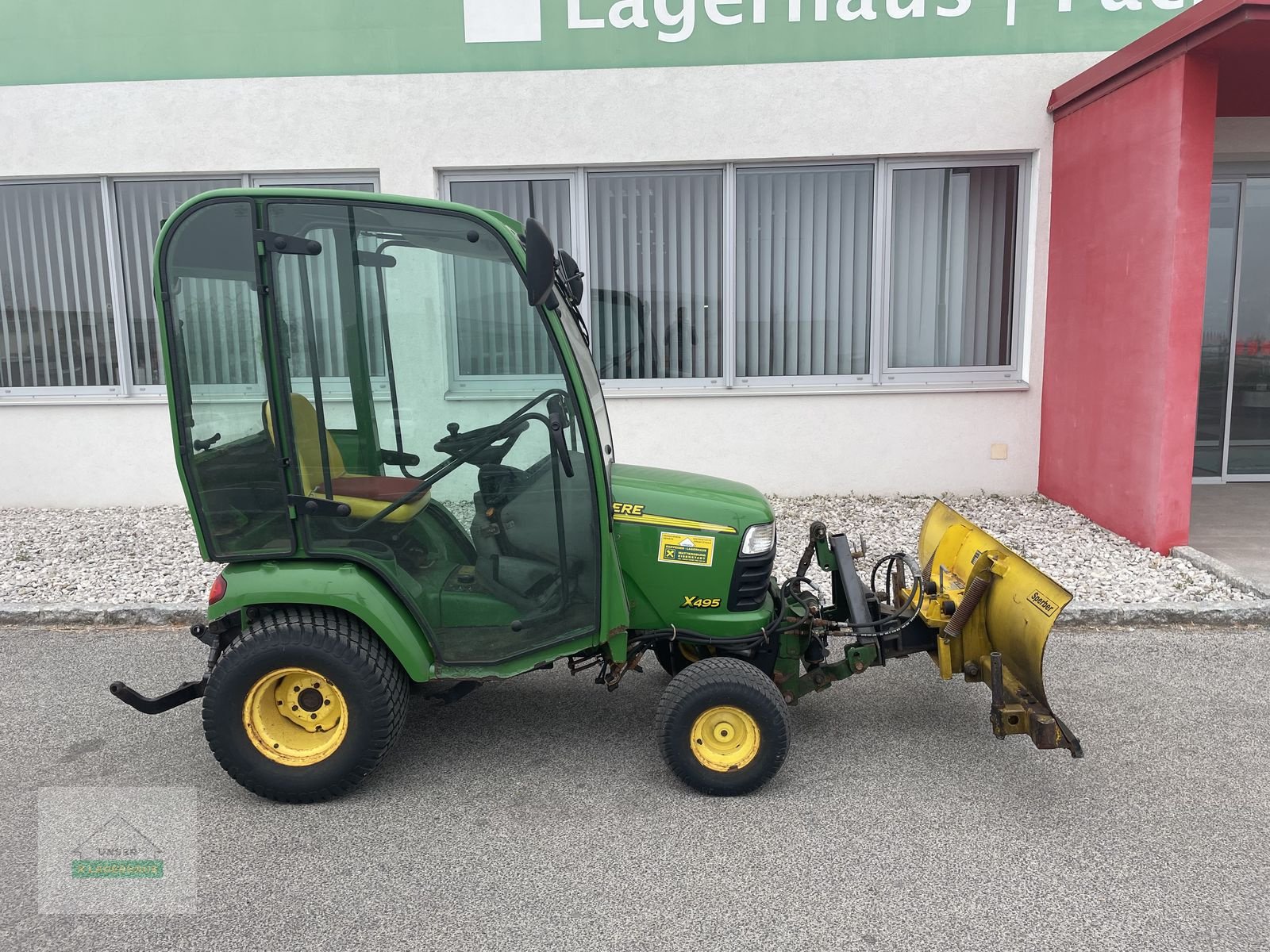 Kommunaltraktor des Typs John Deere X495, Gebrauchtmaschine in Mattersburg (Bild 1)