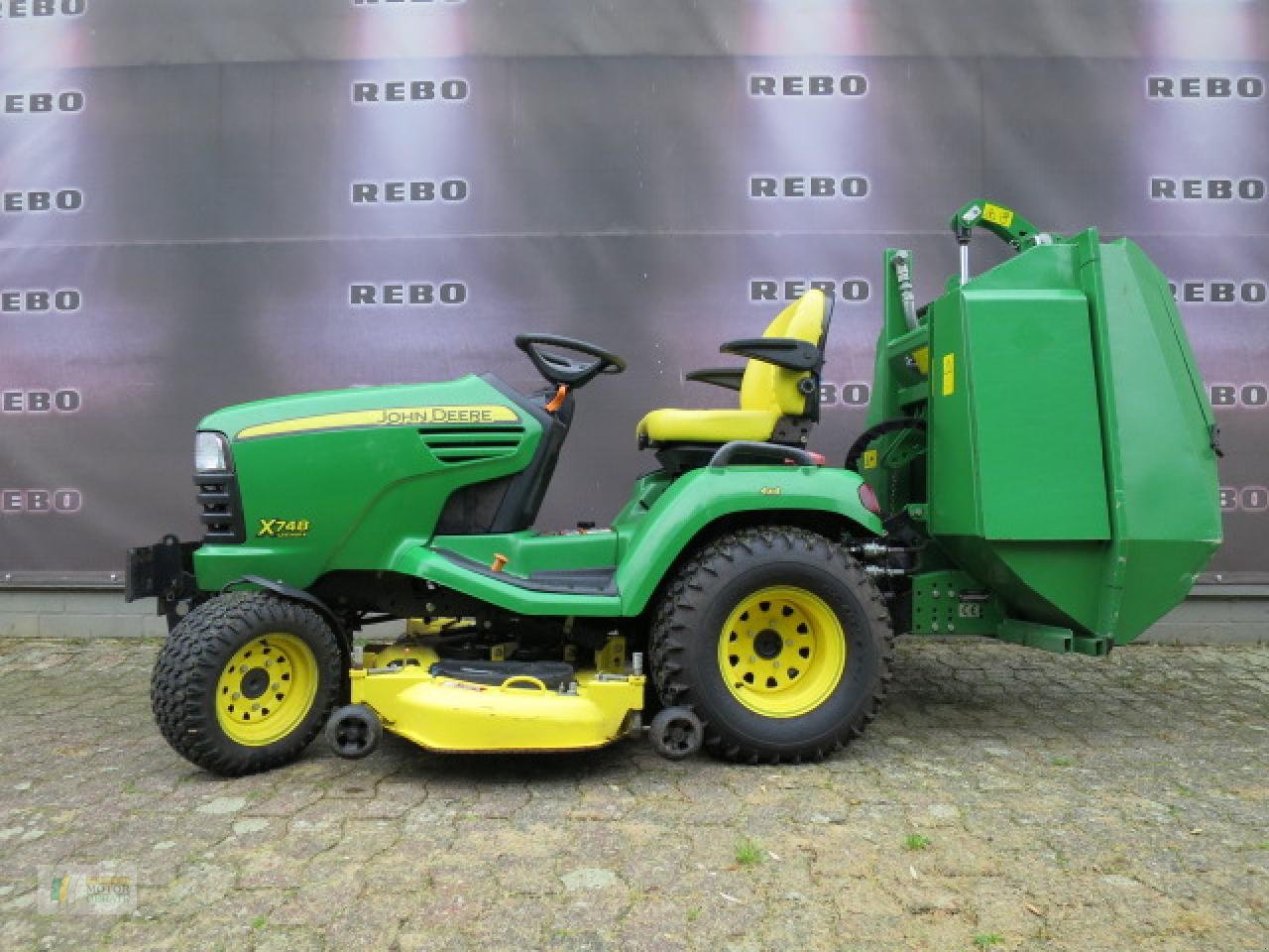 Kommunaltraktor typu John Deere X748 KOMPAKTTRAKTOR, Gebrauchtmaschine v Bremervörde (Obrázek 1)