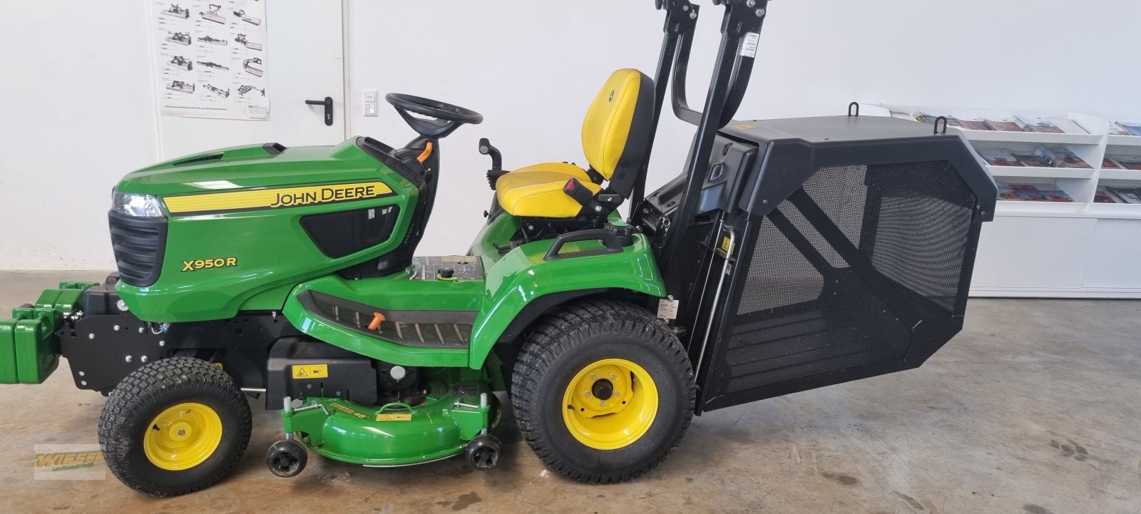 Kommunaltraktor des Typs John Deere X950R, Gebrauchtmaschine in Frauenneuharting (Bild 2)