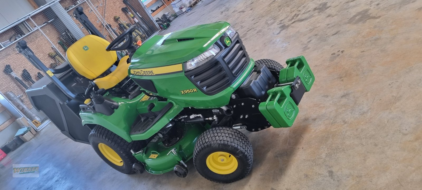 Kommunaltraktor des Typs John Deere X950R, Gebrauchtmaschine in Frauenneuharting (Bild 4)