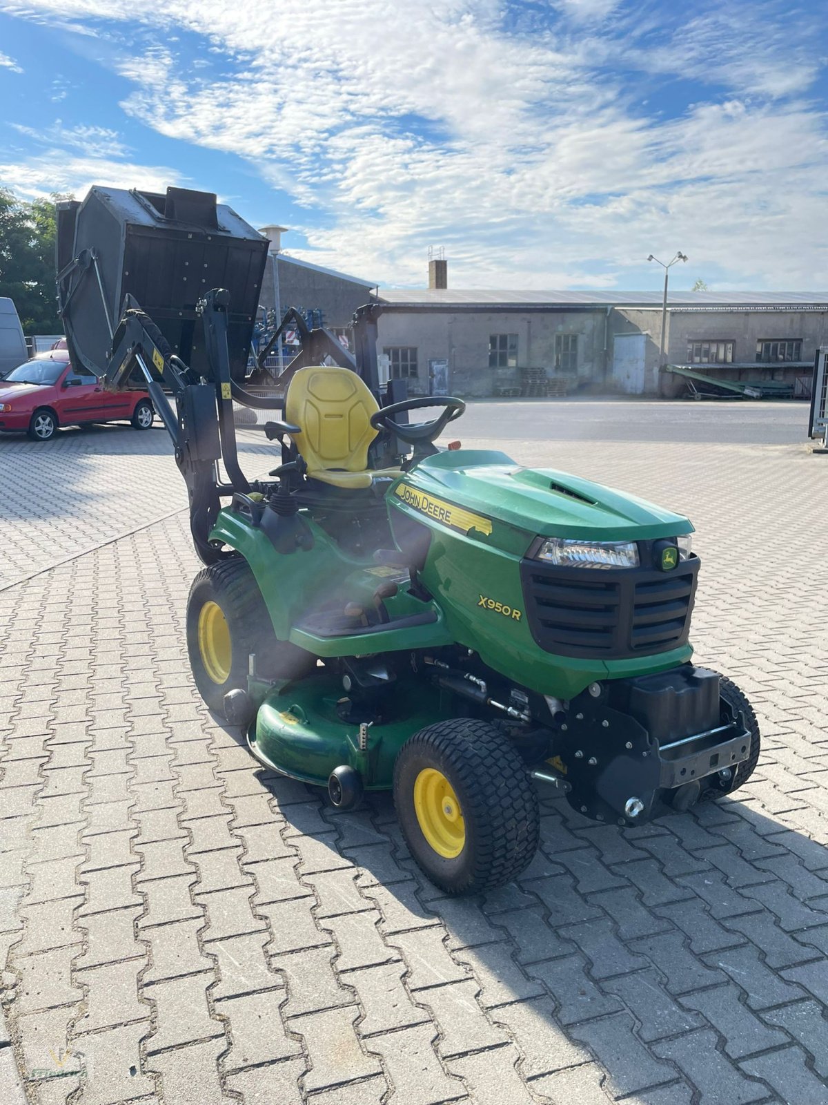 Kommunaltraktor des Typs John Deere X950R, Gebrauchtmaschine in Bad Lausick (Bild 3)