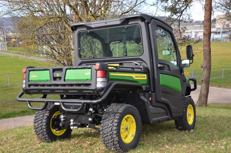 Kommunaltraktor от тип John Deere XUV835M, Neumaschine в Regensdorf (Снимка 2)