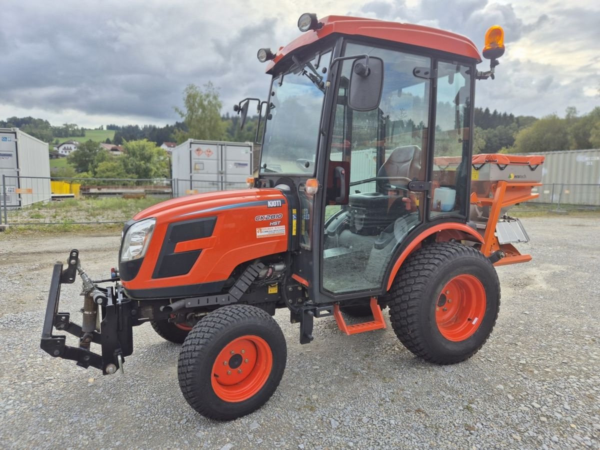 Kommunaltraktor typu Kioti CK 2810 HST Traktor Winterdienst Streuer Kabine, Gebrauchtmaschine v Aigen-Schlägl (Obrázok 2)