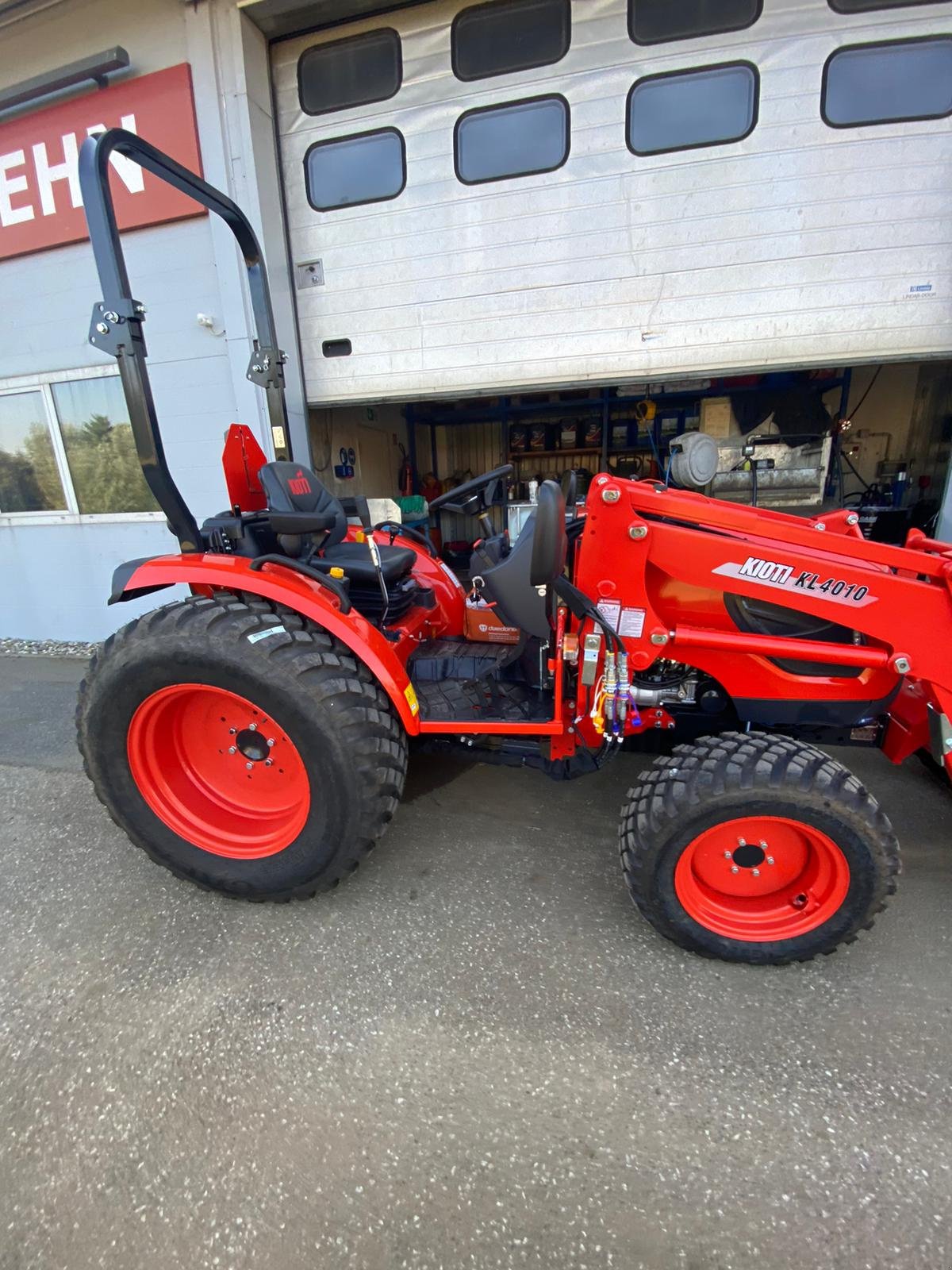 Kommunaltraktor van het type Kioti CK 4030H, Neumaschine in Klempau (Foto 5)