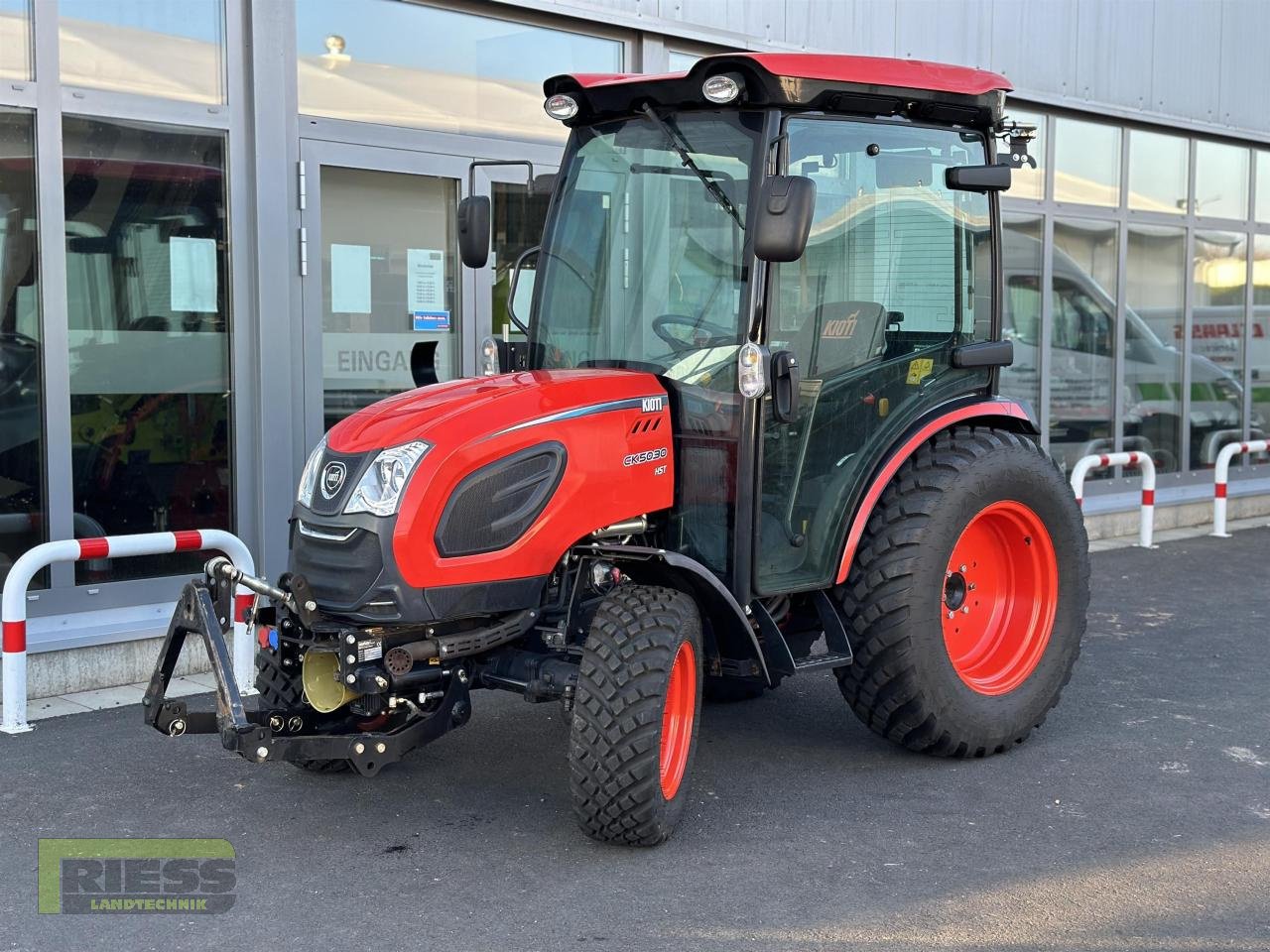 Kommunaltraktor del tipo Kioti CK 5030 CH + 6 x Anbaugeräte, Gebrauchtmaschine In Homberg (Ohm) - Maulbach (Immagine 2)