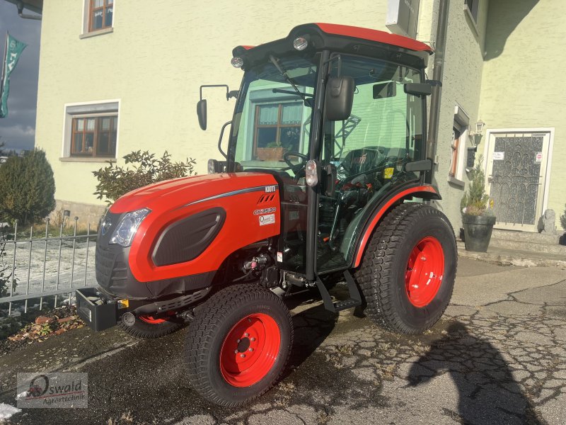 Kommunaltraktor van het type Kioti CK3530, Neumaschine in Regen (Foto 1)