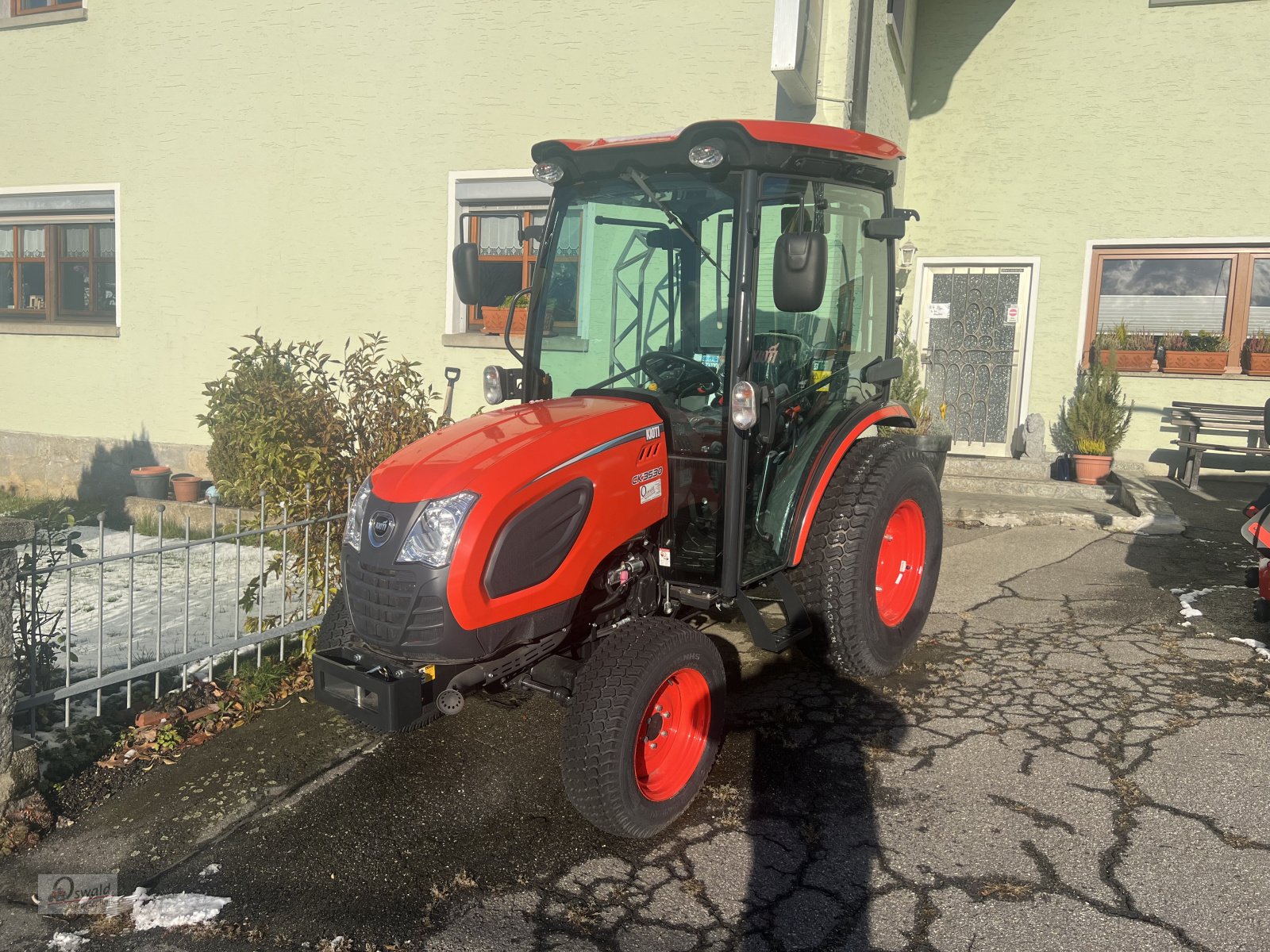 Kommunaltraktor του τύπου Kioti CK3530, Neumaschine σε Regen (Φωτογραφία 4)