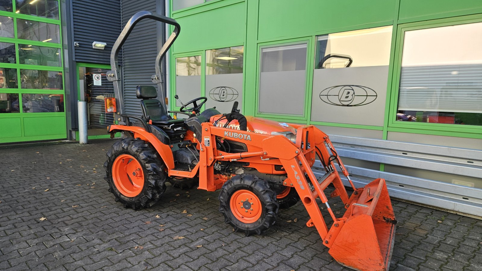 Kommunaltraktor от тип Kubota B 1830, Gebrauchtmaschine в Olpe (Снимка 16)