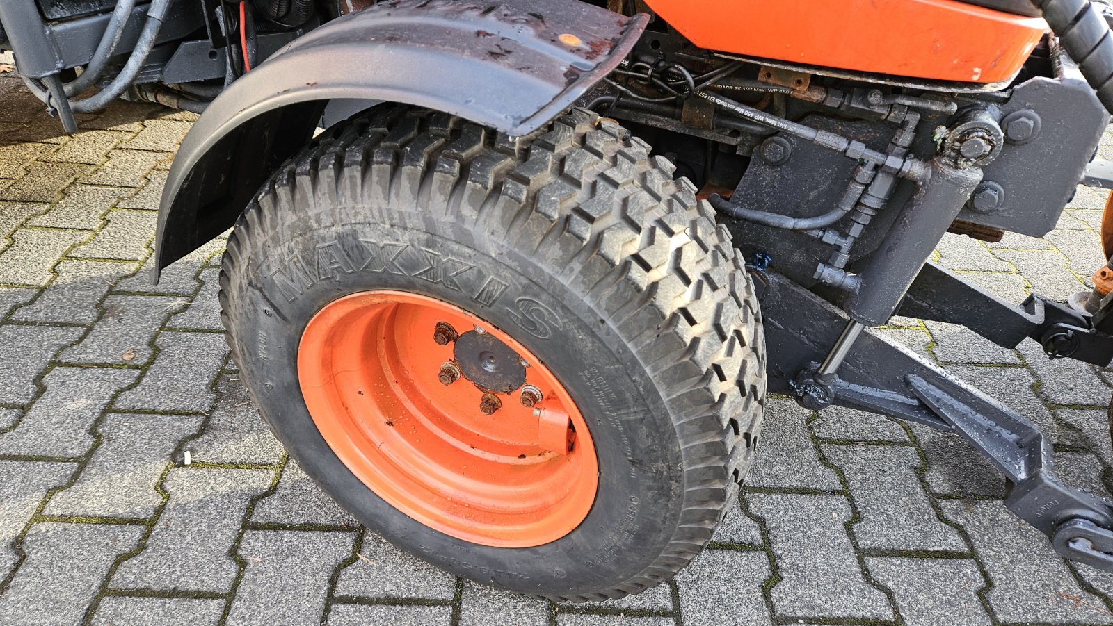 Kommunaltraktor du type Kubota B 2231 Winterdienst, Gebrauchtmaschine en Olpe (Photo 8)