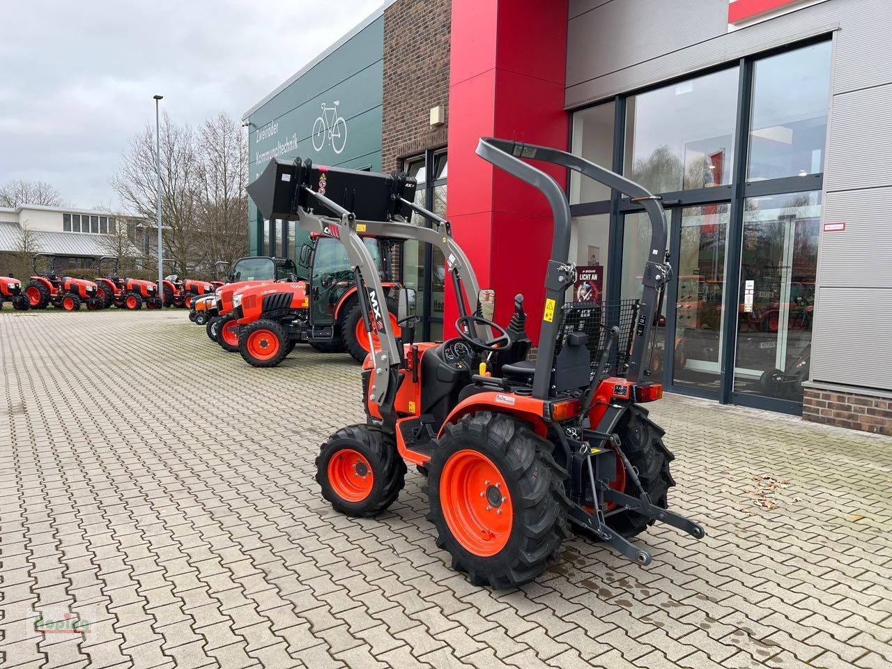 Kommunaltraktor du type Kubota B1 181, Neumaschine en Bakum (Photo 2)