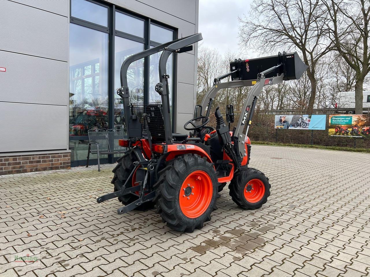 Kommunaltraktor van het type Kubota B1 181, Neumaschine in Bakum (Foto 3)