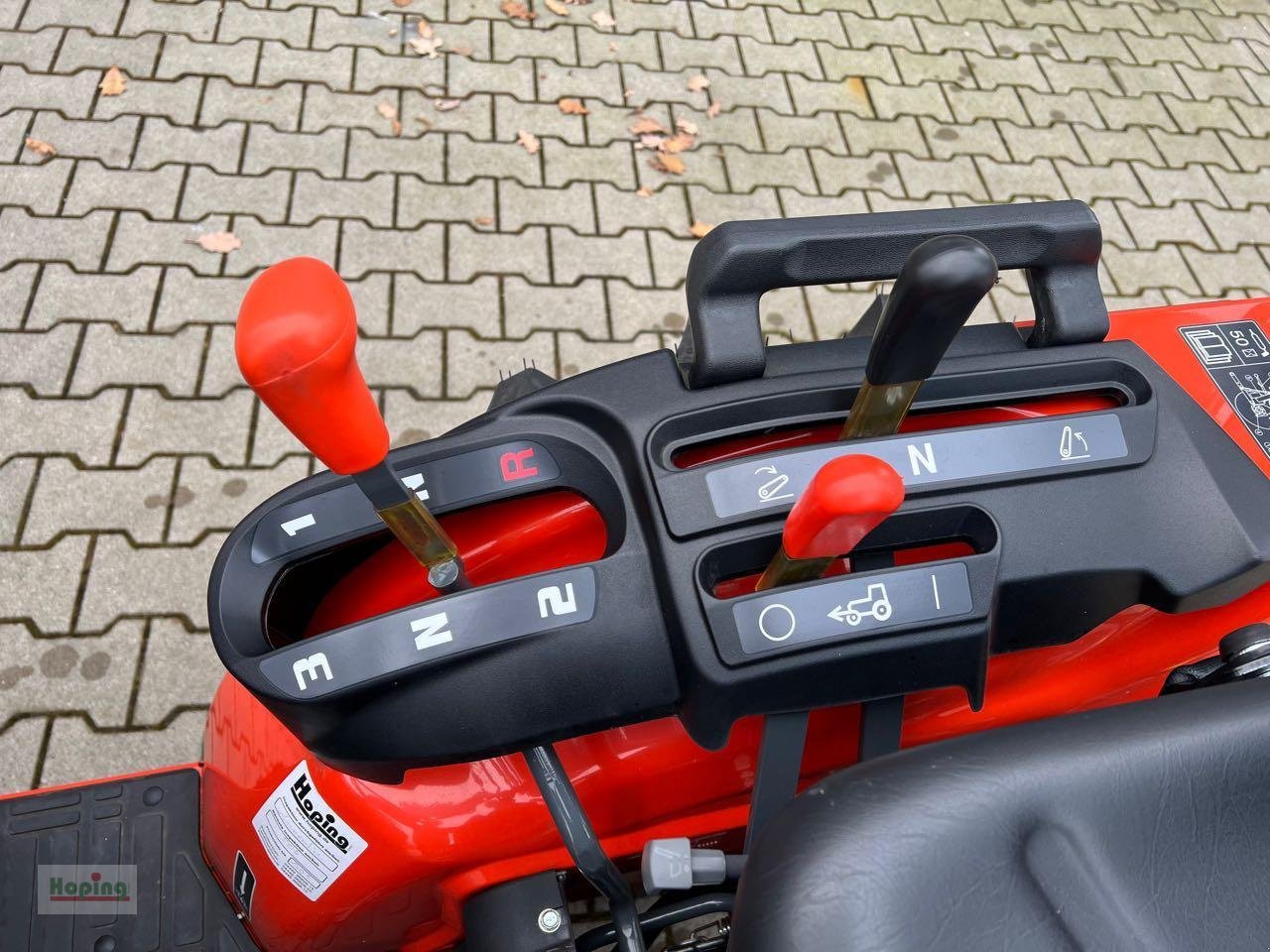 Kommunaltraktor van het type Kubota B1 181, Neumaschine in Bakum (Foto 6)