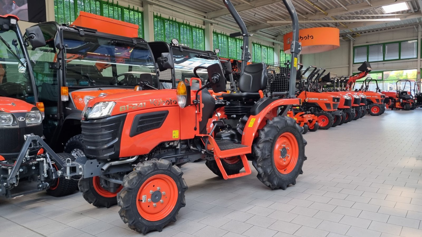 Kommunaltraktor typu Kubota B1-241 99cm Aussenbreite, Neumaschine v Olpe (Obrázok 2)