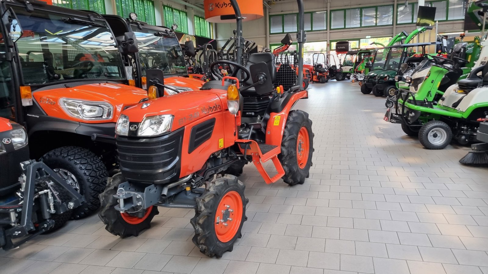 Kommunaltraktor Türe ait Kubota B1-241 99cm Aussenbreite, Neumaschine içinde Olpe (resim 4)