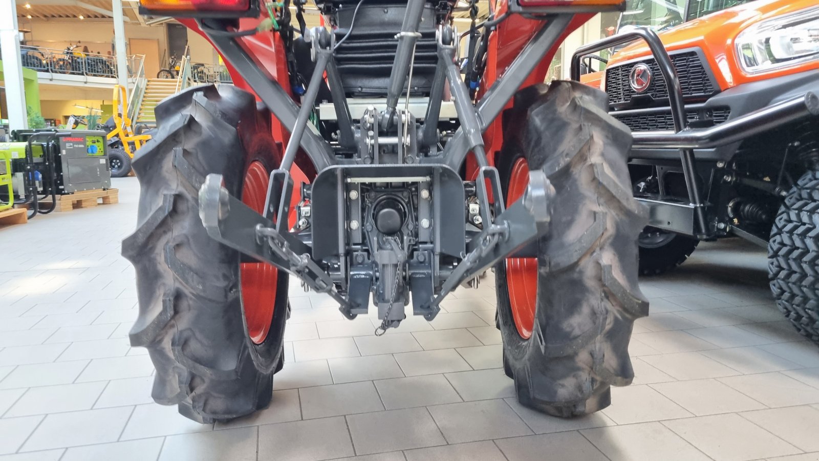 Kommunaltraktor Türe ait Kubota B1-241 99cm Aussenbreite, Neumaschine içinde Olpe (resim 11)