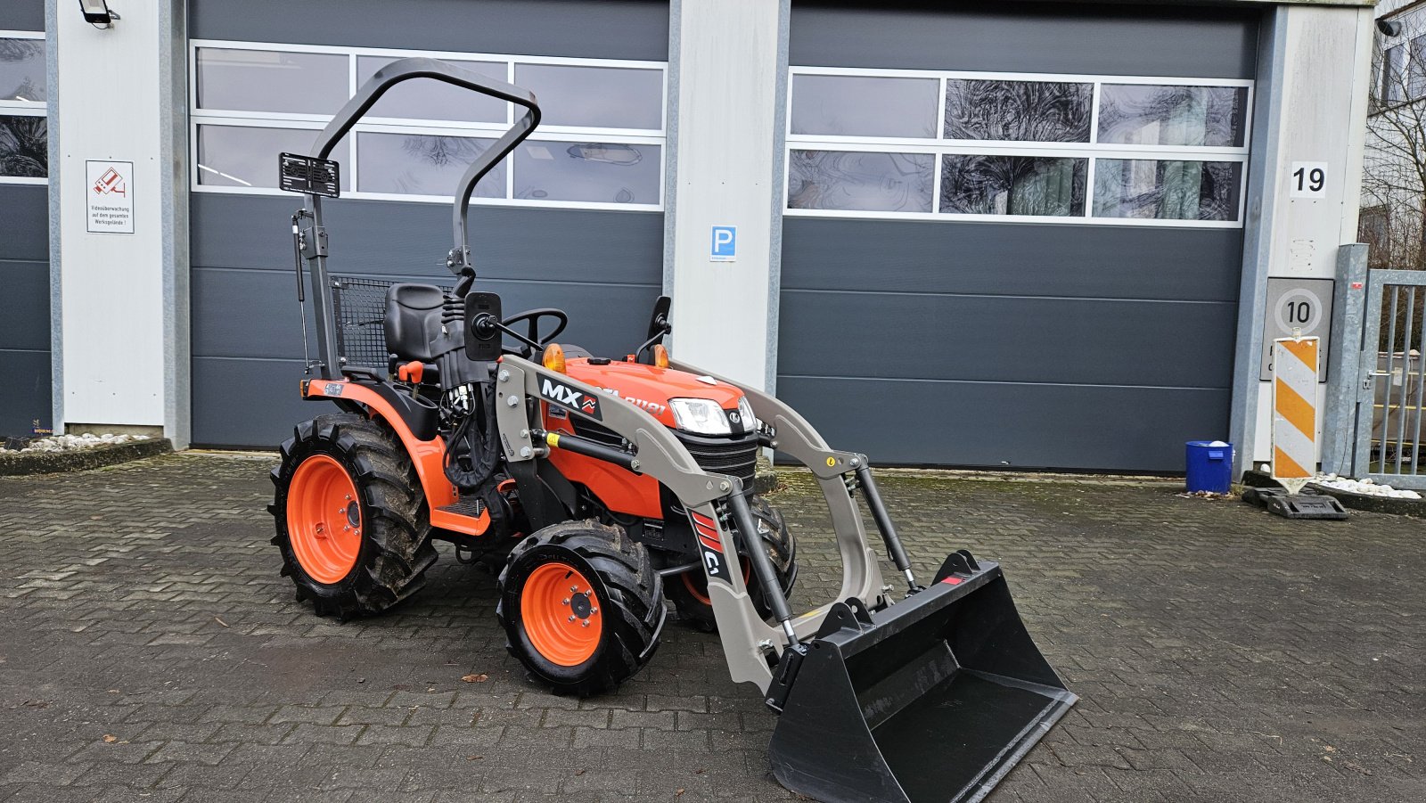 Kommunaltraktor des Typs Kubota B1181 Frontlader, Gebrauchtmaschine in Olpe (Bild 7)