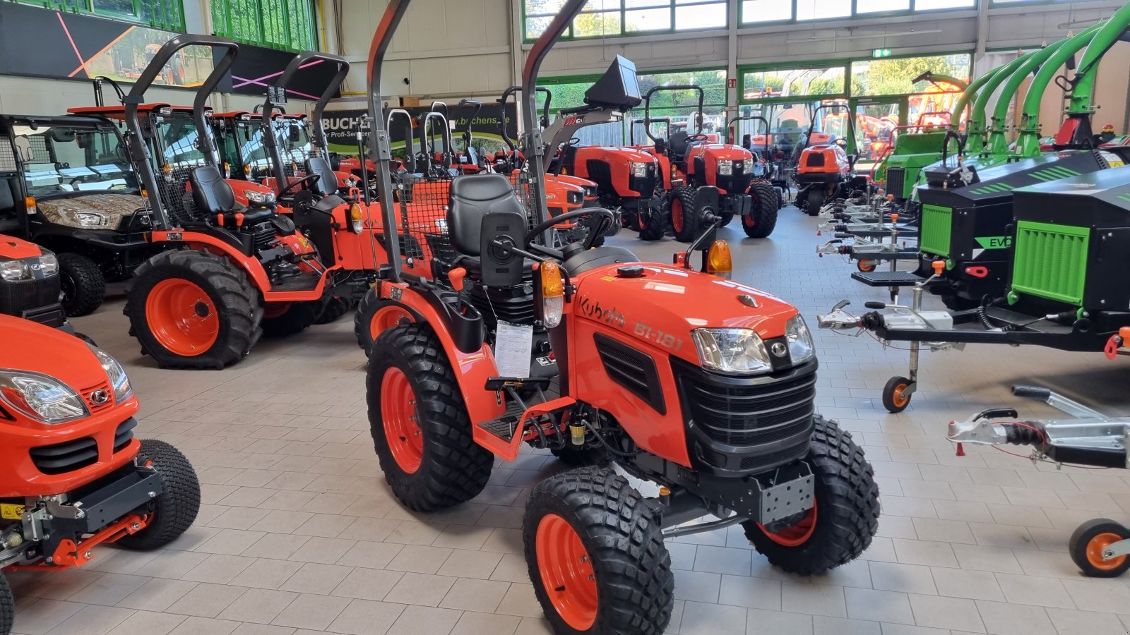 Kommunaltraktor of the type Kubota B1181, Neumaschine in Olpe (Picture 1)