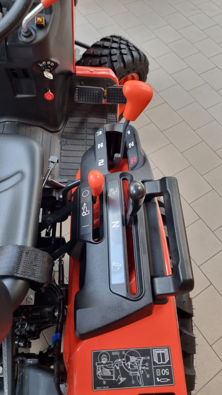 Kommunaltraktor tipa Kubota B1181, Neumaschine u Olpe (Slika 4)